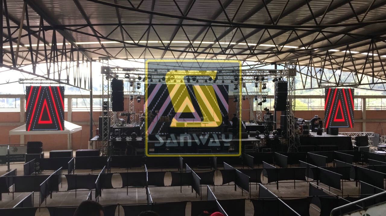 Sanway GEOS1210 line array.jpg Sanway Geos1210 Line Array.jpg