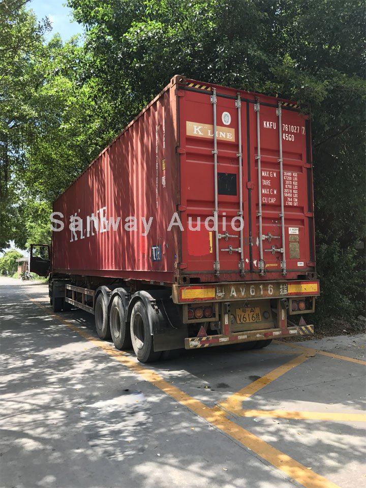 Bộ khuếch đại nguồn FP10000Q trong container.jpg