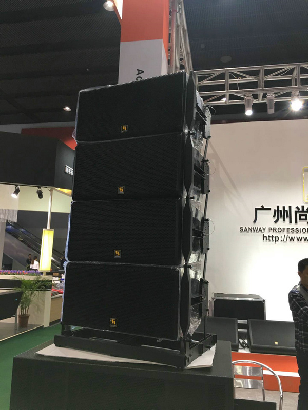 Active Line Array Geo S1210A 2.JPG